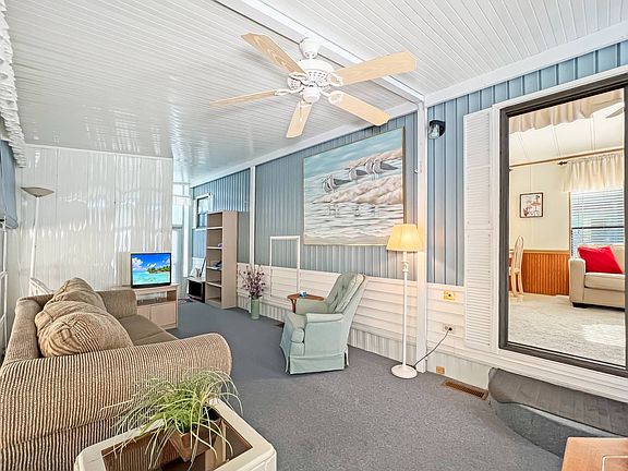 4th image of 270 Cuarto Ln