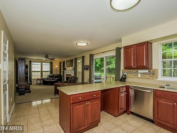 4th image of 2710 Lindenwood Dr