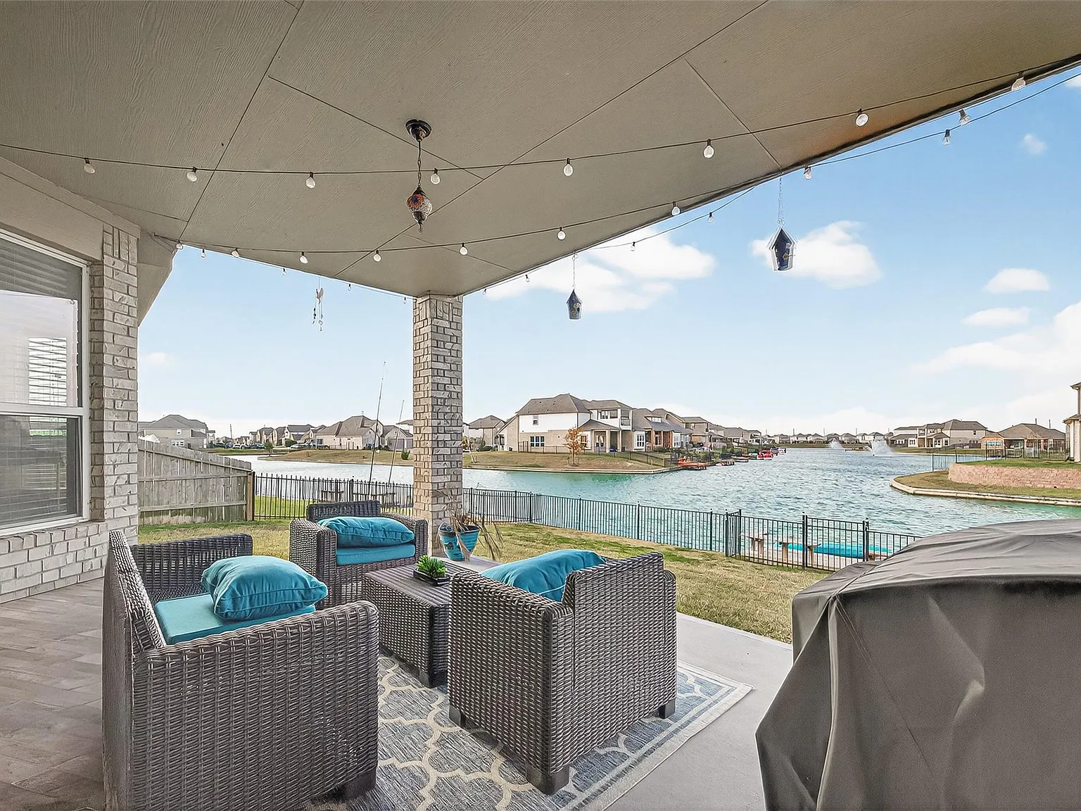 4 bed, 3.5 bath, 2572 sqft, $3,800 — Photo 3