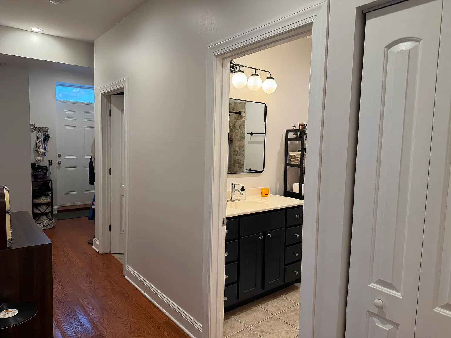 2 bed, 1300 sqft, $2,875 — Photo 2