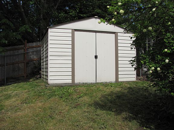 5th image of 2950 Delphi Ct NE