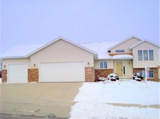 5047 Manor Brook Dr, Rochester, MN 55901