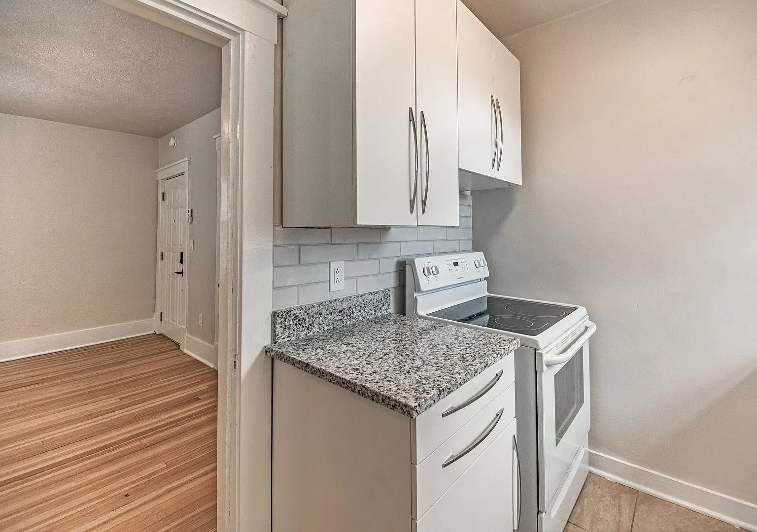1000 Carteret Ave — Photo 4