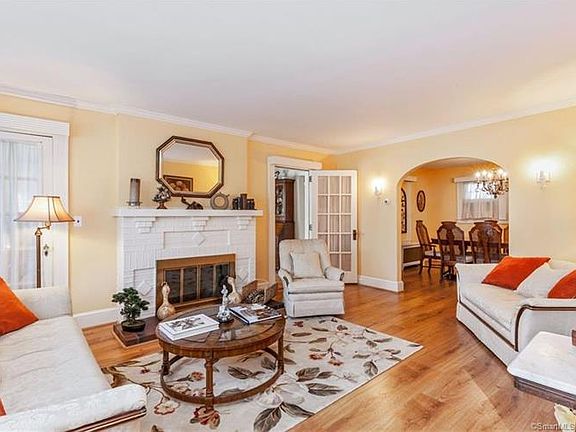 3rd image of 640 Newfield Ave
