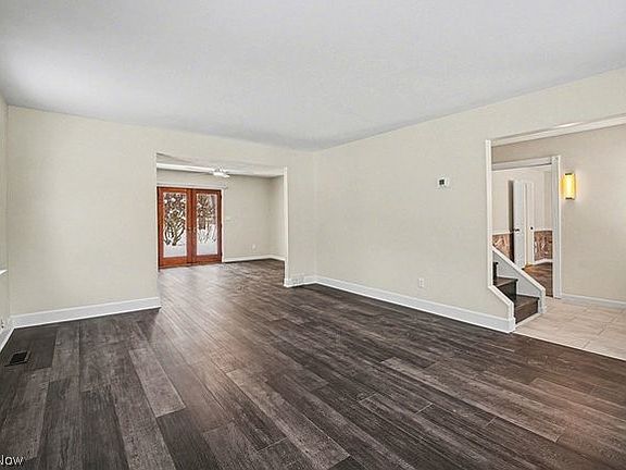 2nd image of 8134 Timberlane Rd