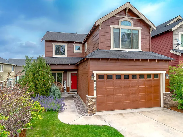 3138 NE Monte Vista Ln — Photo 2
