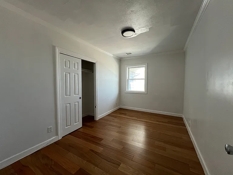 14 Bayville Ave #5 — Photo 6