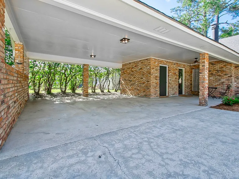 912 N Coventry Dr — Photo 22