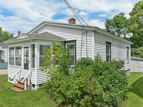 4th image of 252 Wight Street