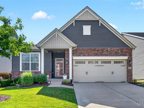 427 Wilmer Meadow Dr, Wentzville, MO 63385