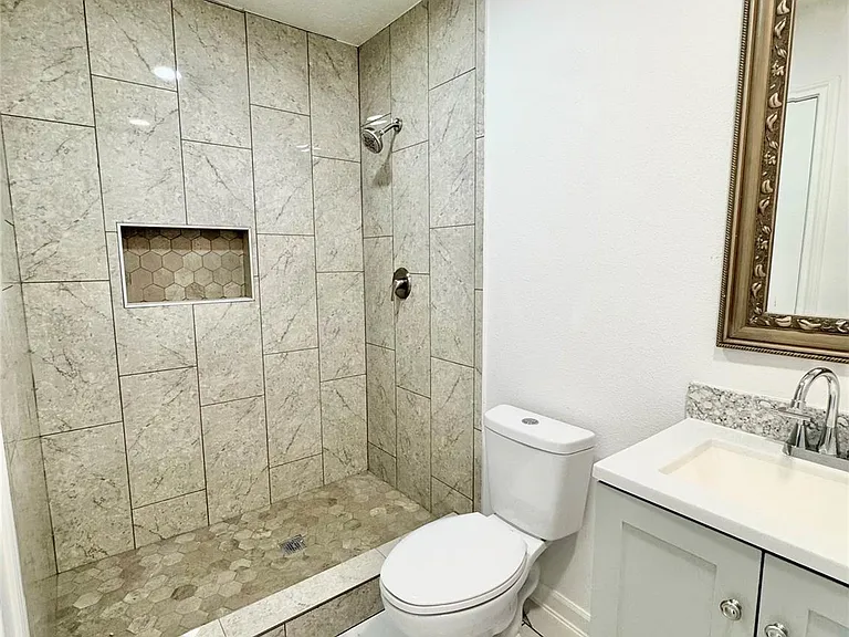 3418 Abinger Ln — Photo 12