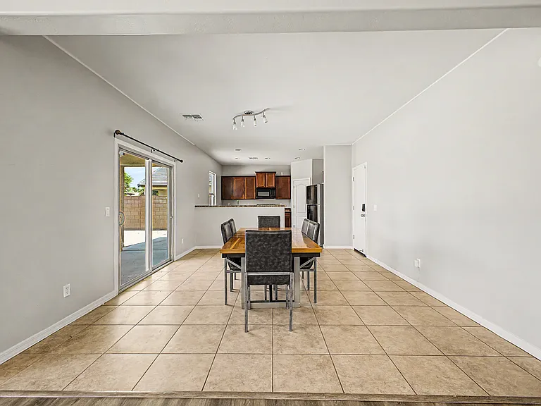 25392 W Carson Dr — Photo 5