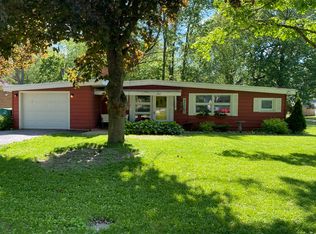 908 Lowden Rd, Streator, IL 61364