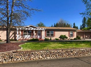 405 Blacktail Ln, Shady Cove, OR