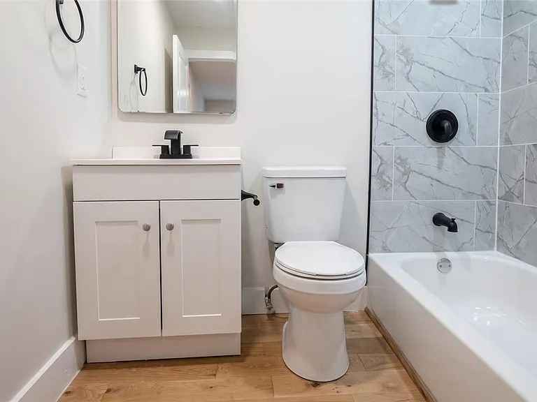 520 E Juanita St — Photo 22