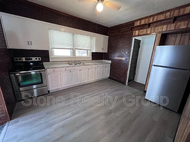 715 S 16th St — Photo 2