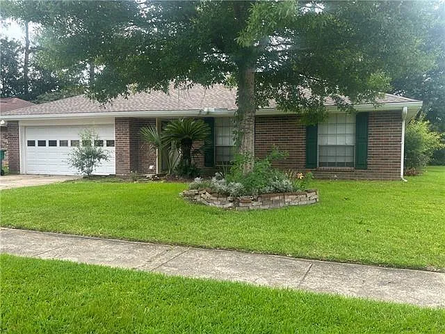 401 Pine Shadows Dr — Photo 1