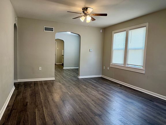 2nd image of 815 E Albert Ave