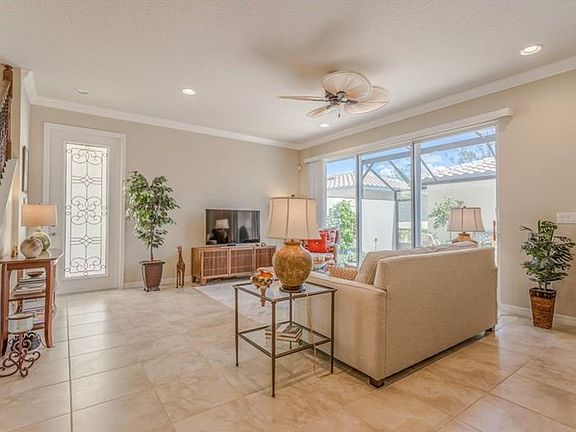 3rd image of 12109 Breda Ln #4D