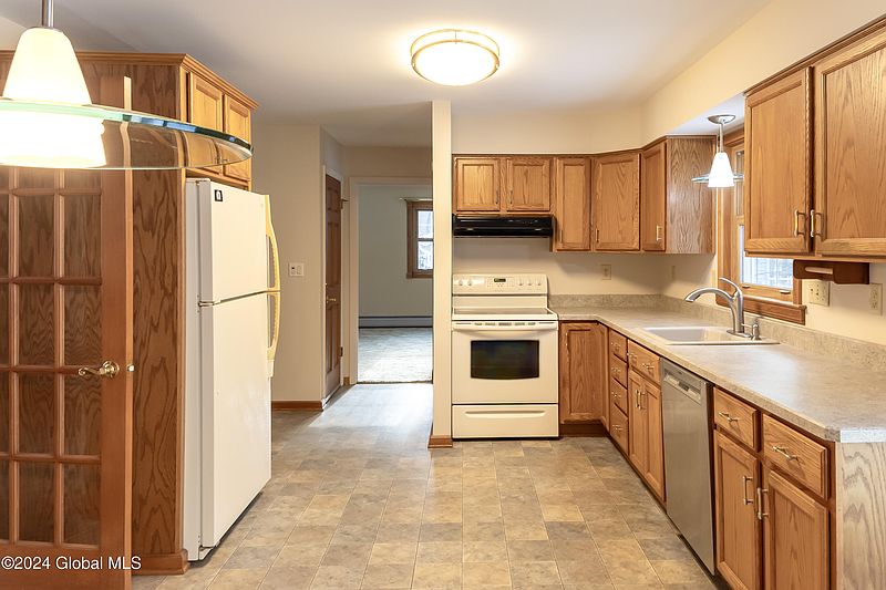 2nd image of 79 St Andrews Drive