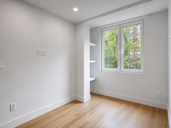 4th image of 243 E 7th St APT 2