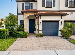 10306 W 33rd Ln, Hialeah, FL 33018