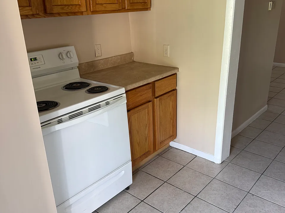 1212 N Severance St #3