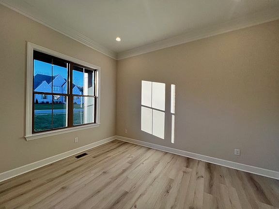 5th image of 1046 Sinatra Dr Lot 14