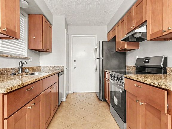 4th image of 16107 Barcelona Dr