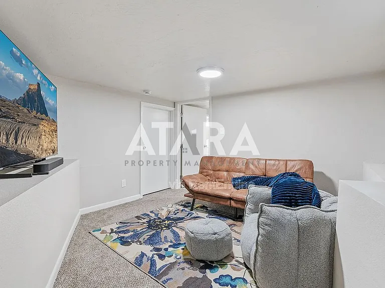 724 E Wilson Ave — Photo 32