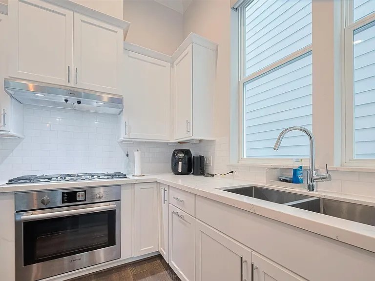 5308 S Capitol St — Photo 10