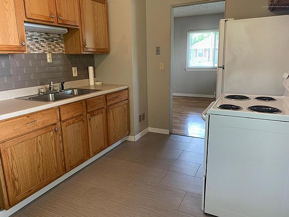 5th image of 323 E Willard Ave