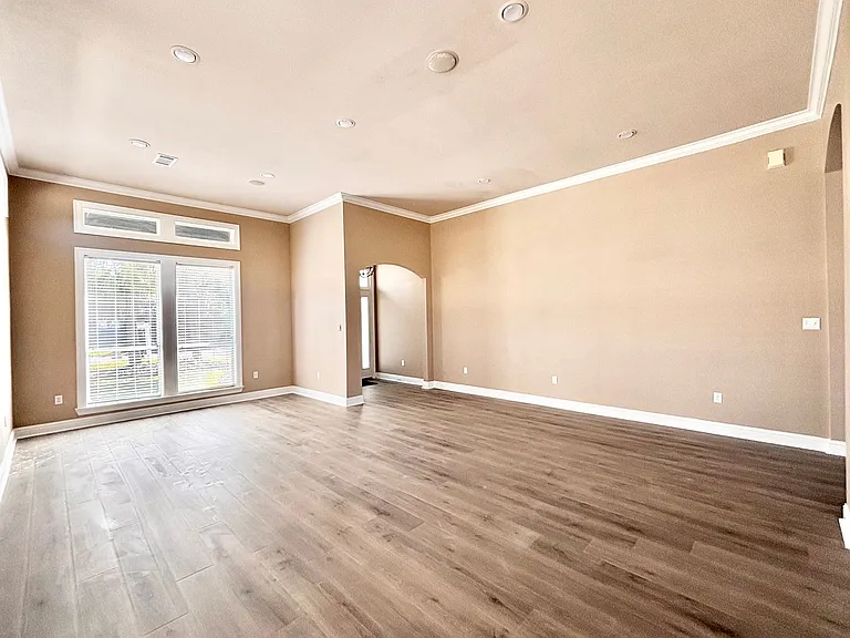 6181 Royal Palms Dr — Photo 10