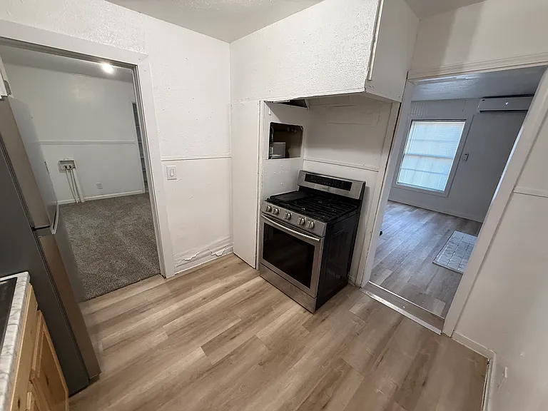 2304 Avenue D — Photo 17