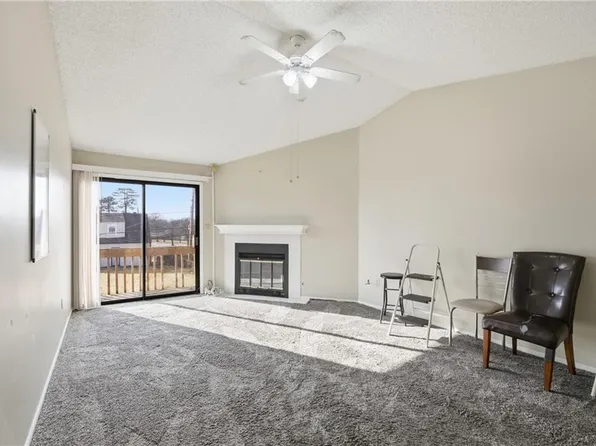 8139 Holmes Rd APT 202, Kansas City, MO 64131