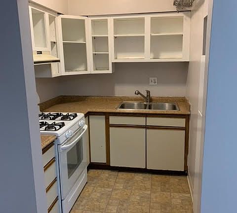 5th image of 1379 Saint Paul St