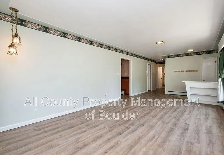 701 S Miller Ave — Photo 18