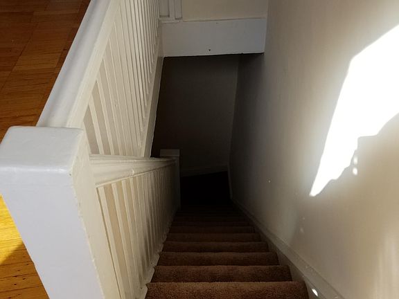 2nd image of 943 S 9th St Floor 3