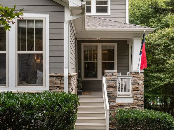 112 Mountain Dr, Biltmore Lake, NC 28715