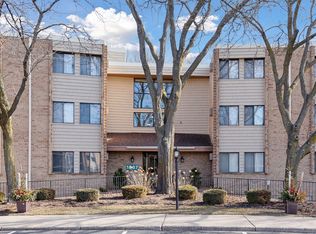 1887 Silver Bell Rd APT 301, Eagan, MN 55122
