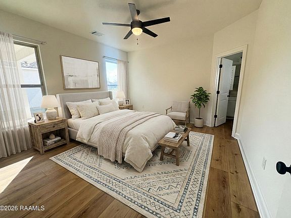 4th image of 109 Lotus St