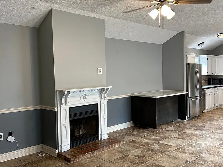 240 Meadow Bend Dr — Photo 4
