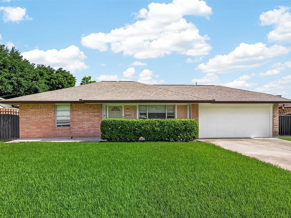 1st image of 10935 Timberoak Dr