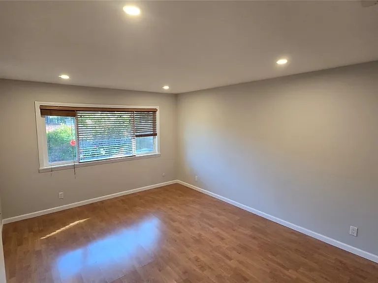 5065 Balsawood — Photo 9