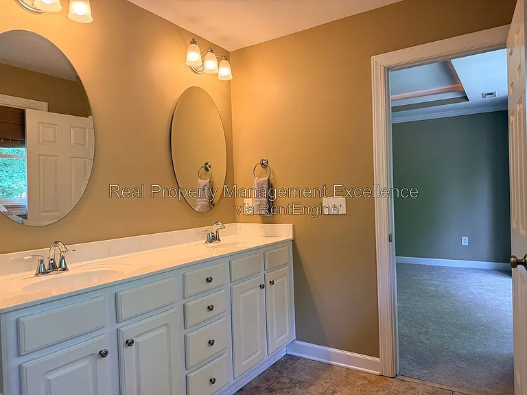 616 Lake Artesia Ln — Photo 34