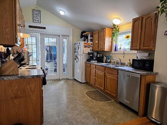 4th image of 55 Centre Street