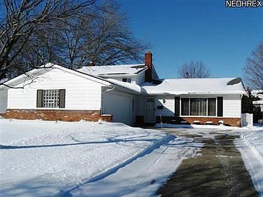 2nd image of 23492 Cedarwood Ln