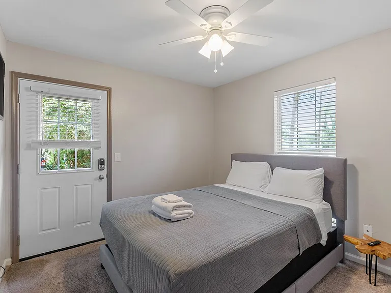 1235 N. Bronough Street — Photo 21