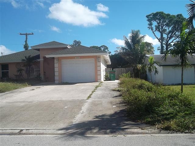 2nd image of 3284 Sierra Dr