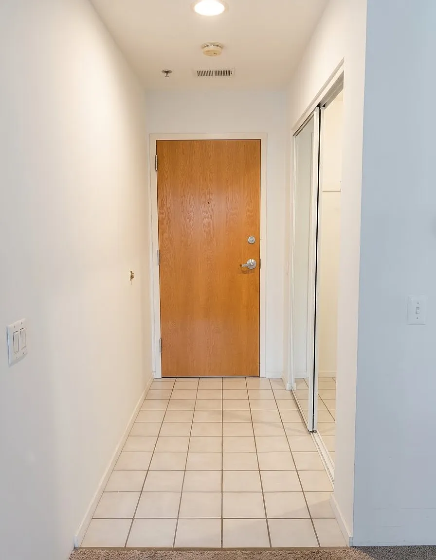 2 bed, 1200 sqft, $3,000 — Photo 4